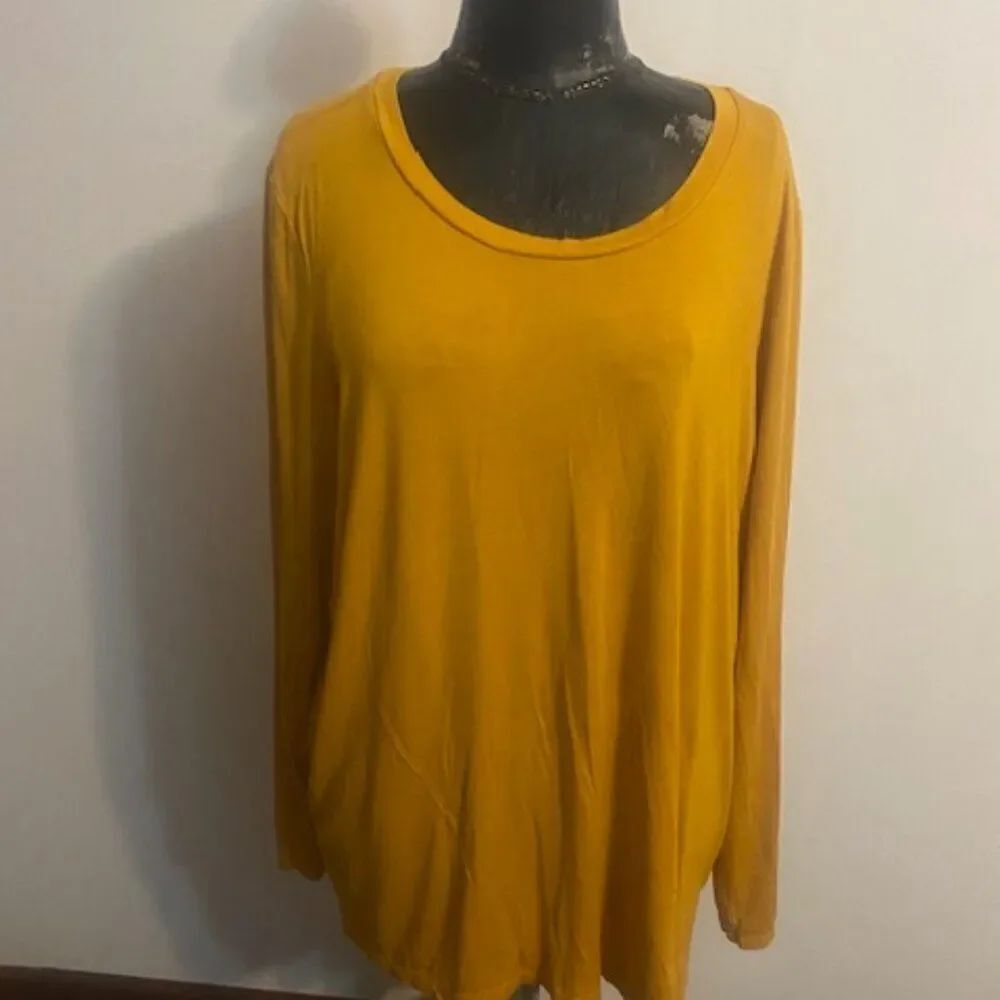 Torrid Gold Super Soft Knit scoop neck top, size 3